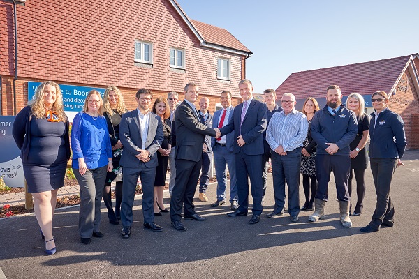 Tenants receive boost as Botley housebuilder hands over final affordable homes